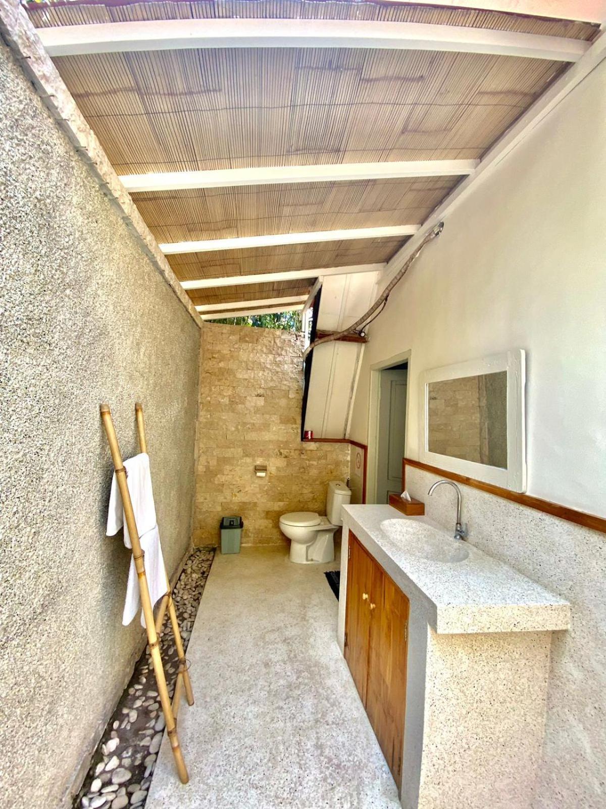 Lucky'S Hostel Gili Air Kültér fotó